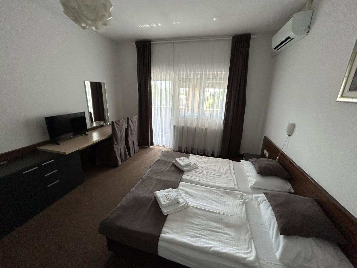 Rooms Laguna Sesvete Exterior photo